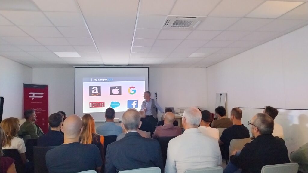 La sala di Hub Cesena durante il primo incontro del Business Angel Club Forlì-Cesena